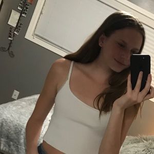 Meet your Posher, Cloe